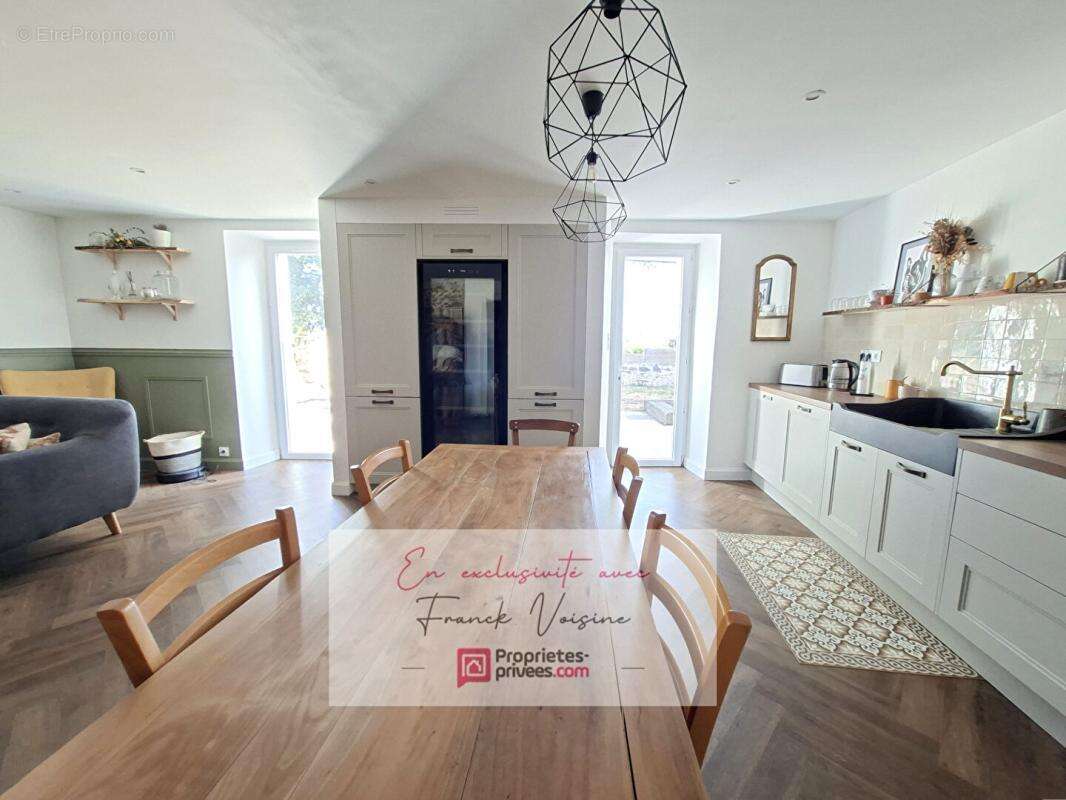 A VENDRE en Exclusivité à Saint Paul en Pareds, Maison de 90 m2 avec 3 chambres sur une parcelle de  284 m2, plus jardins et dép - photo 2