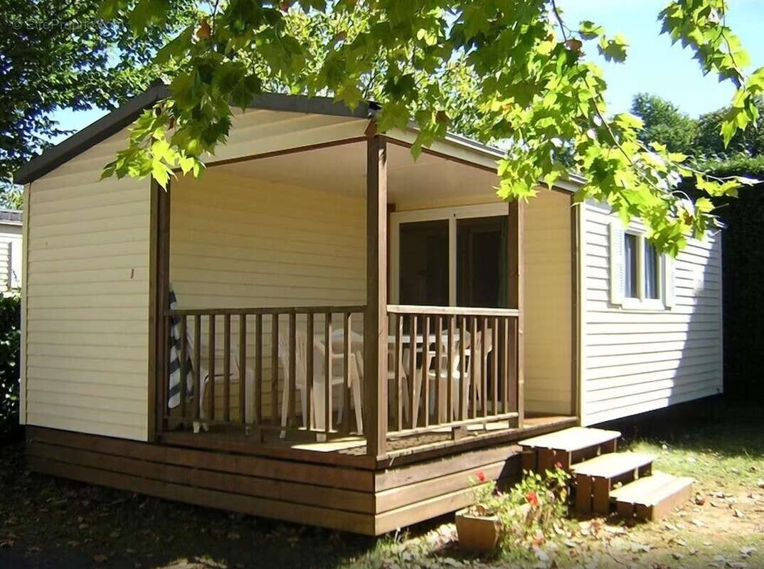 Commerce à SARLAT-LA-CANEDA