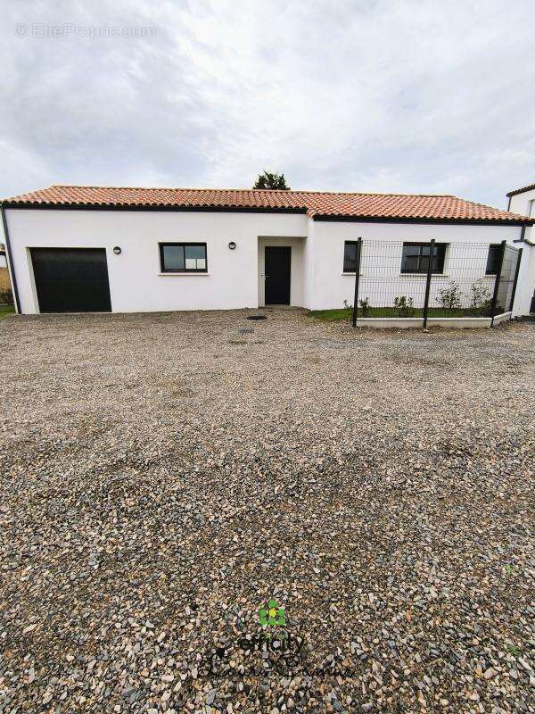 Maison à TALMONT-SAINT-HILAIRE