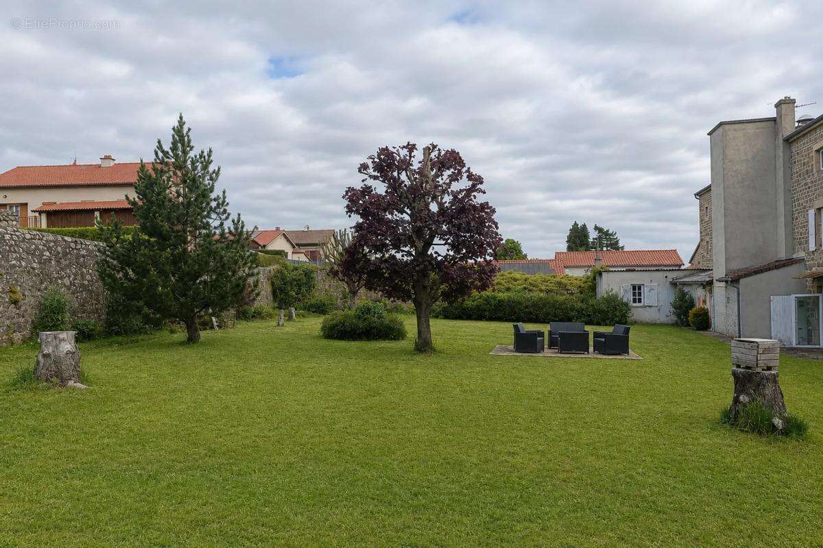 Maison à MONTFAUCON-EN-VELAY