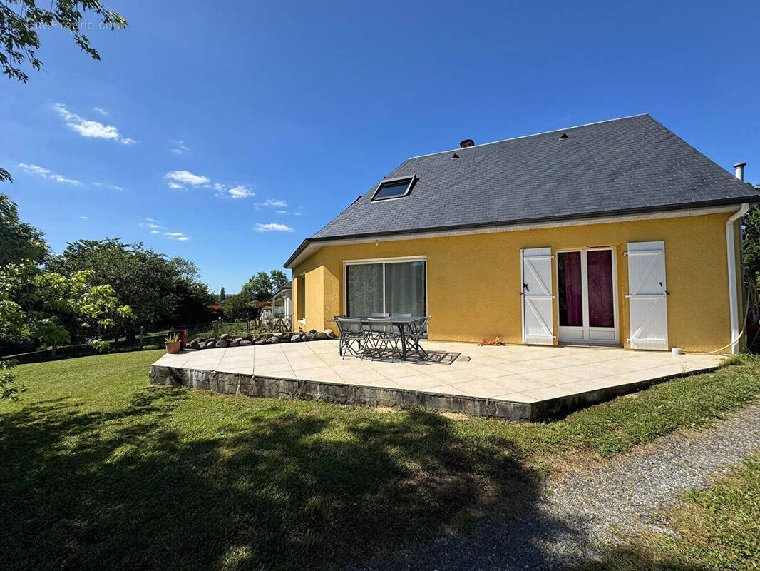 Maison à JUILLAN