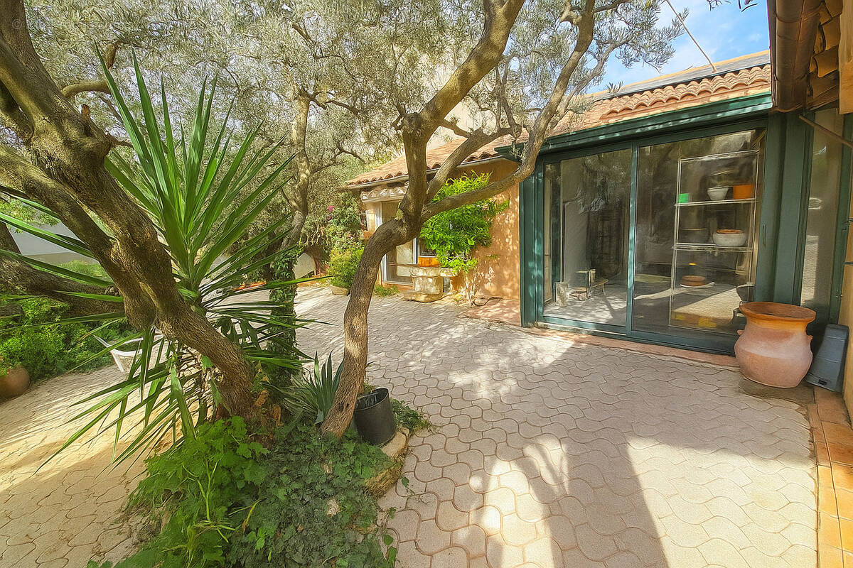 Maison à ROBION