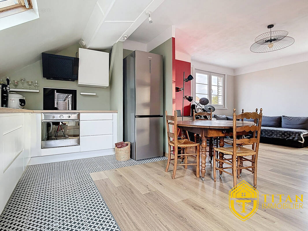 Exclusivité appartement 2 chambres, terrasse 19 m² et place de parking en plein centre de Dunkerque (59140) TITAN-IMMOBILIER   - Appartement à DUNKERQUE