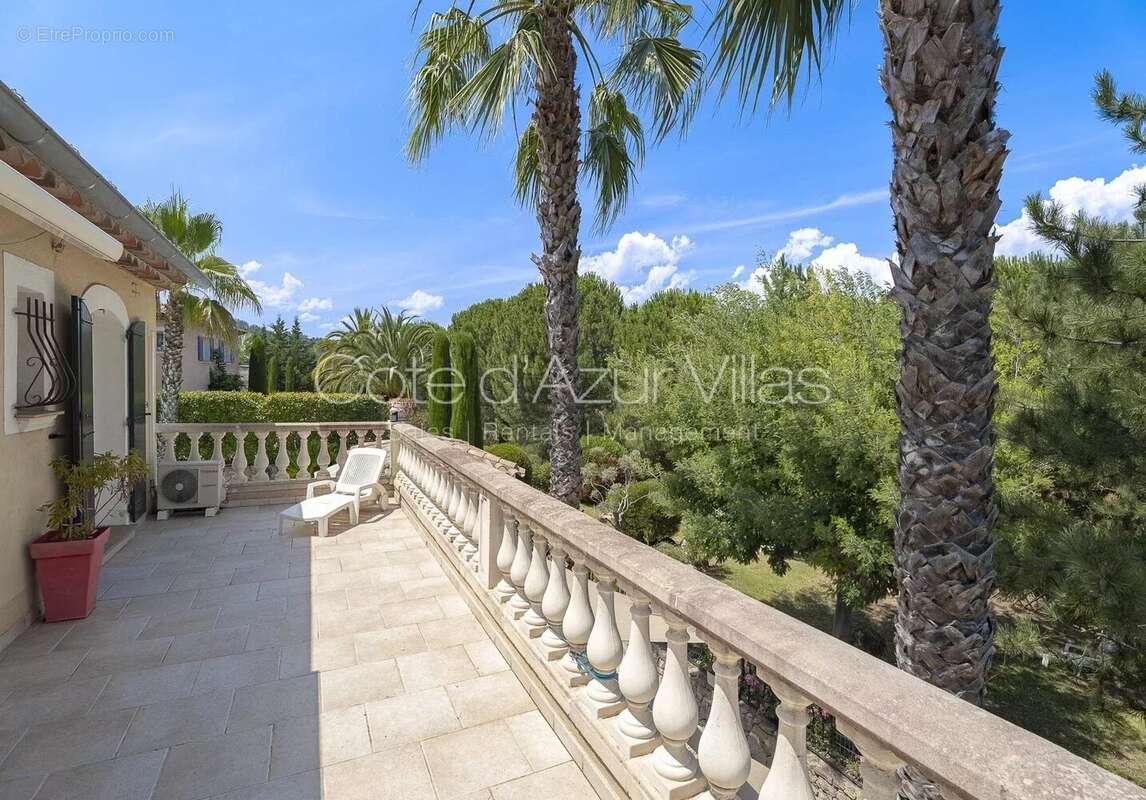 Maison à LES ADRETS-DE-L'ESTEREL