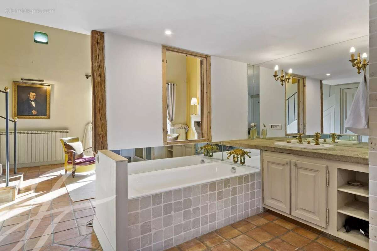 Maison à CABRIERES-D&#039;AVIGNON