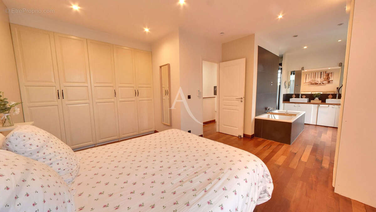 Maison à BRY-SUR-MARNE