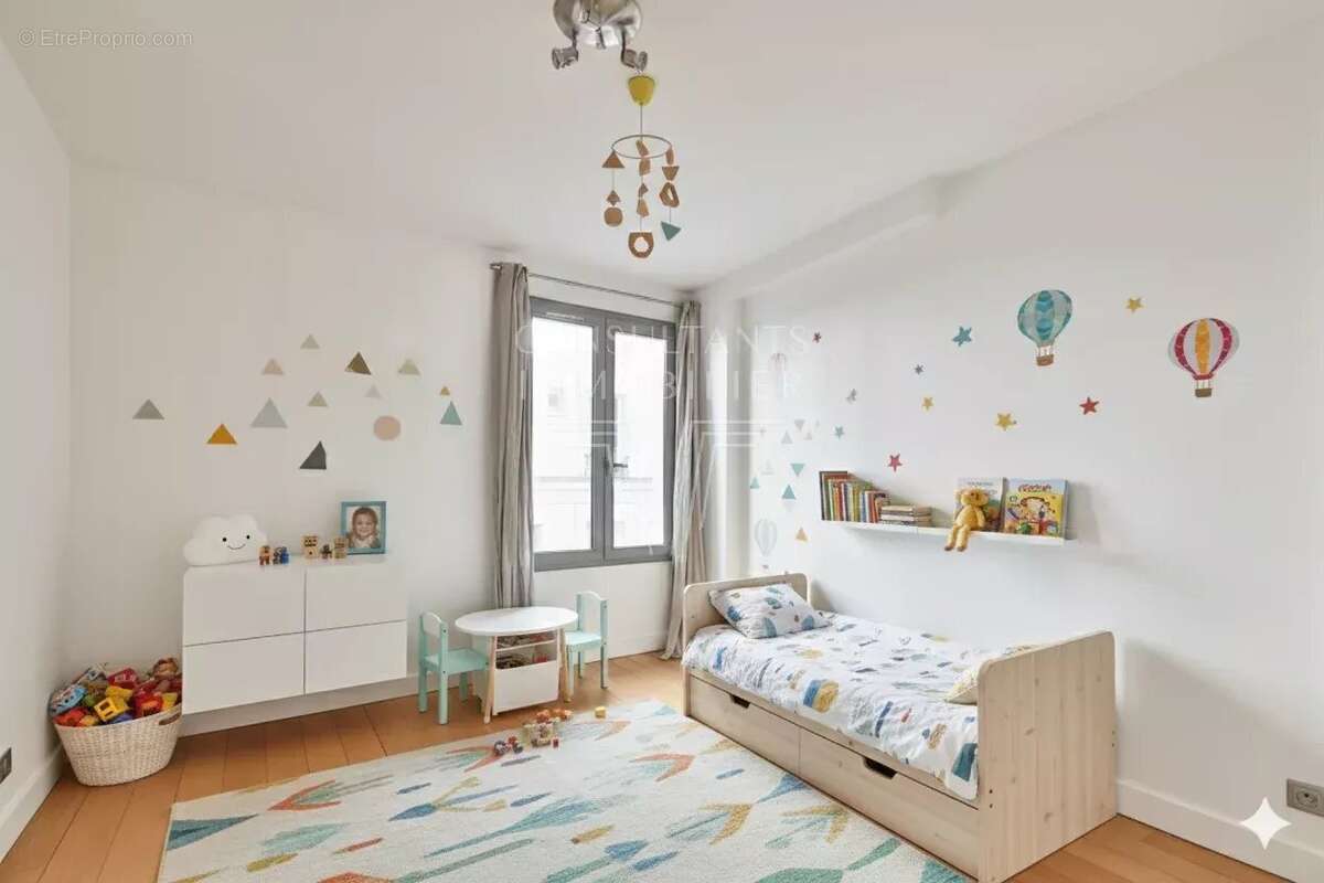 Maison à ISSY-LES-MOULINEAUX