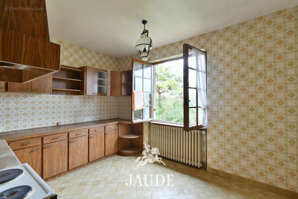 Maison à PERIGNAT-LES-SARLIEVE