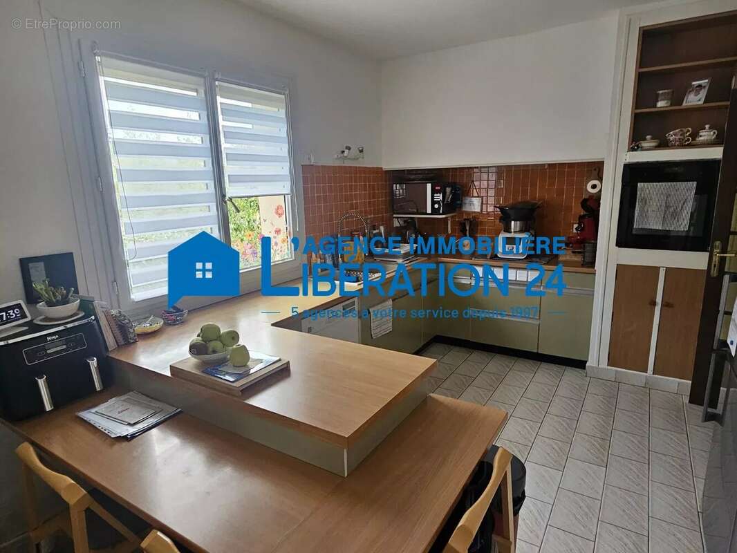 Villa Ste Marie 5 chambres et sous-sol - photo 8
