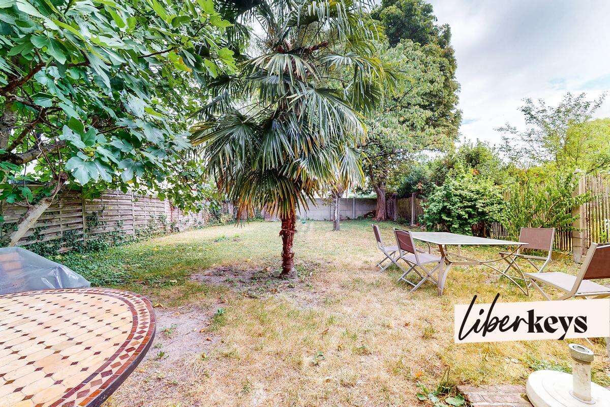 Maison de caractère 200m² avec jardin, sous-sol et garage à LIvry-Gargan (93190) - photo 12