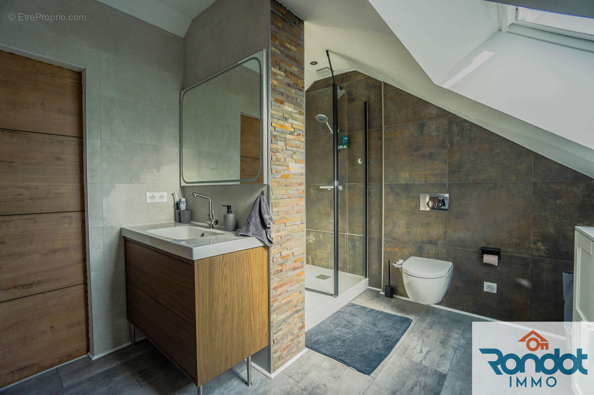 Maison à IS-SUR-TILLE