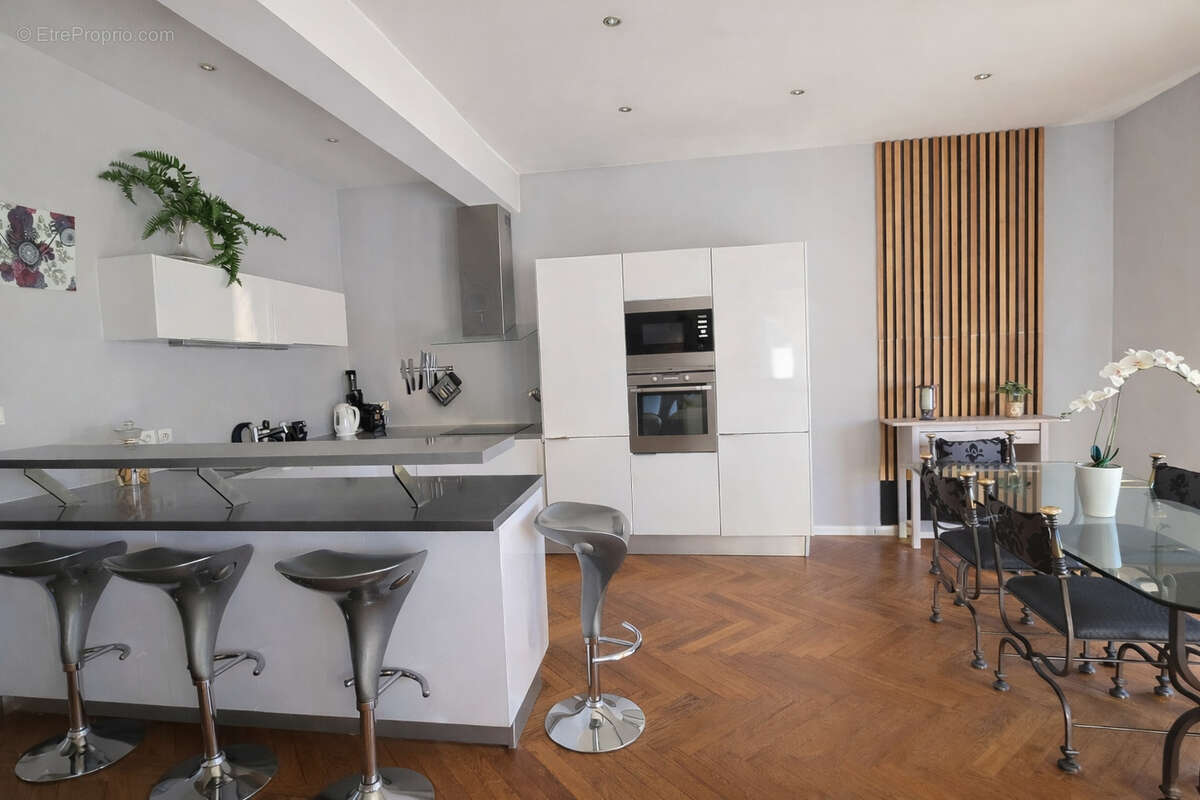 Appartement à MARSEILLE-8E