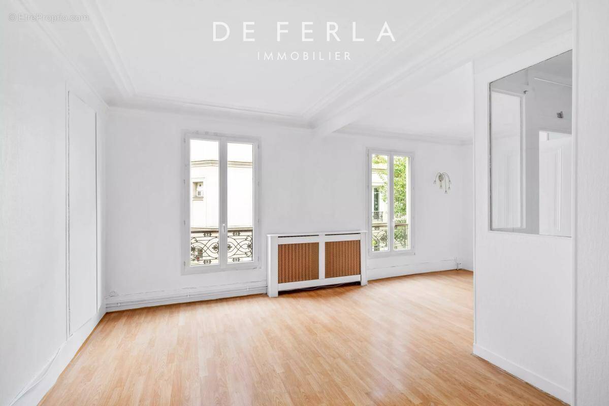 Appartement à PARIS-14E