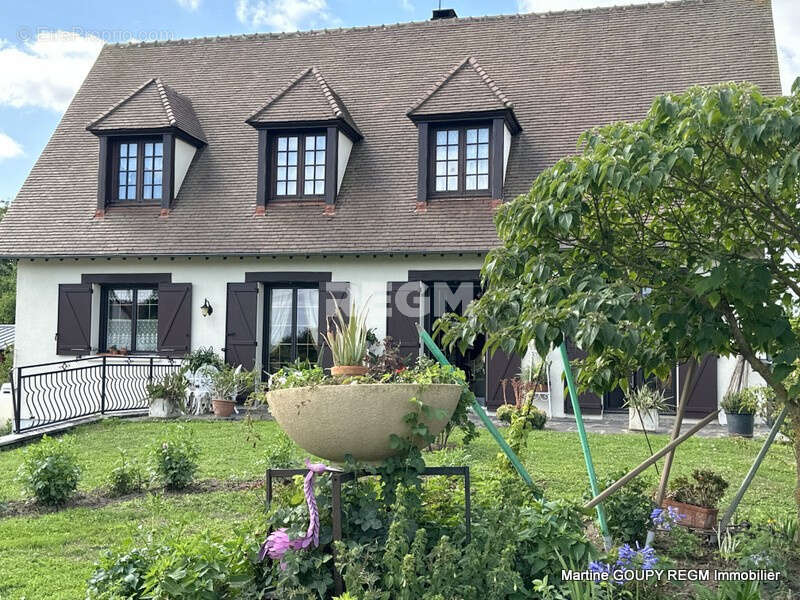 Maison à FEROLLES
