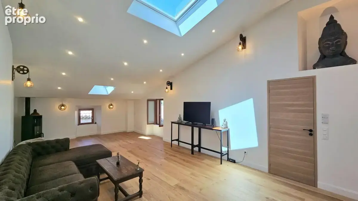 Maison de caractère rénovée avec goût . Vue panoramique .  Bargème (Var) - photo 2