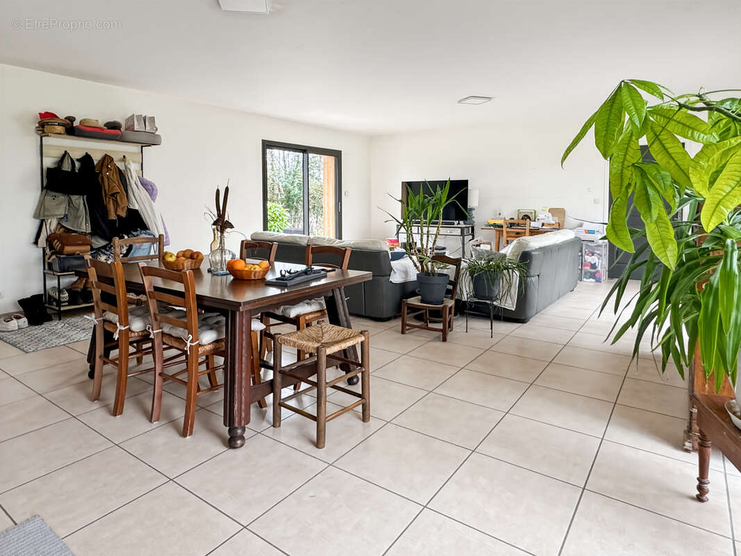 Maison à VILLETOUREIX