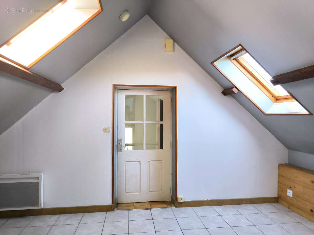 Maison à LONGUES-SUR-MER