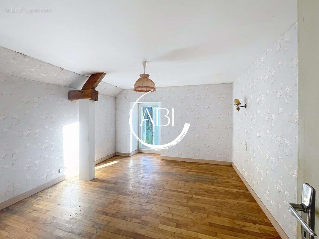 Maison à JOUE-DU-BOIS