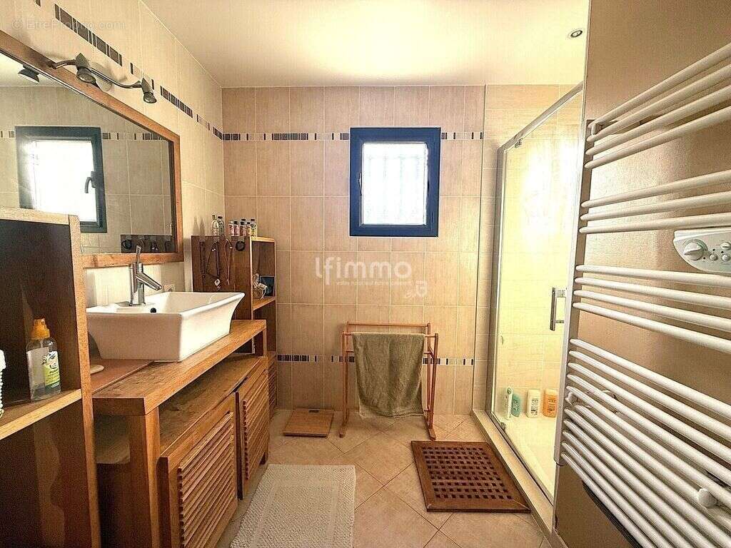 Maison à SAINT-MICHEL-DE-RIEUFRET