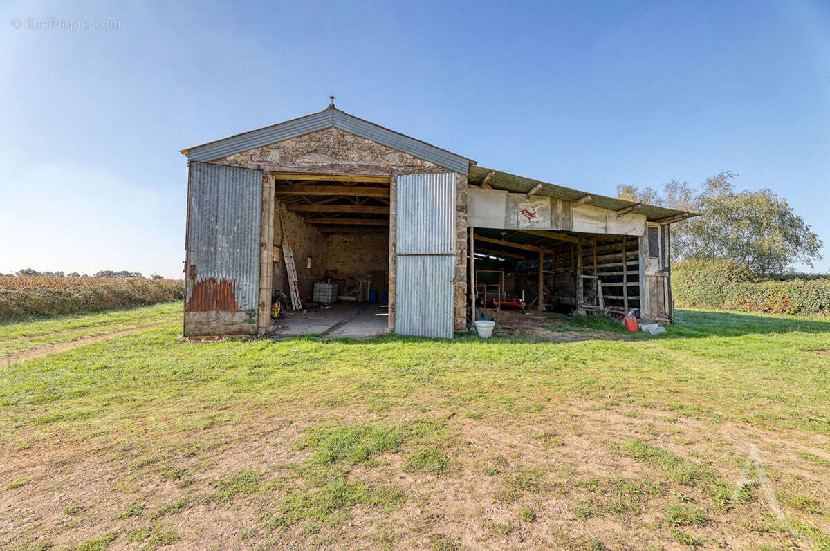 Maison à SAINT-ETIENNE-DU-BOIS