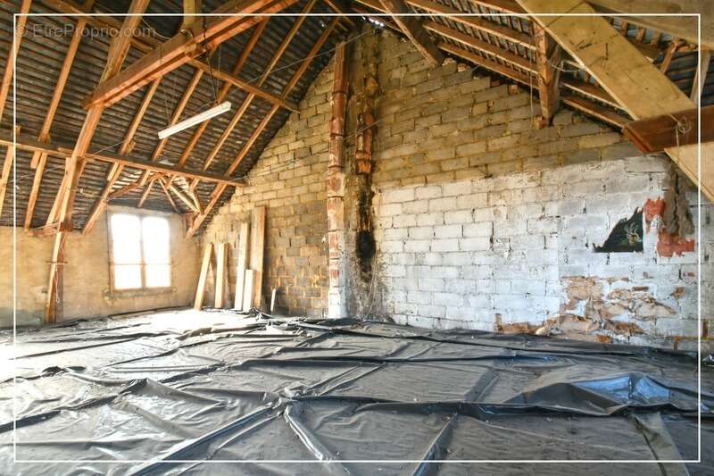 Investissement locatif ou implantation professionnelle : une opportunité à saisir ! à vendre CULAN (18) - photo 17