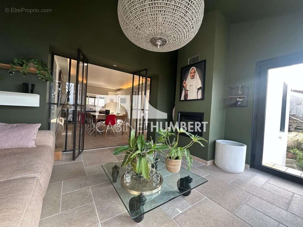 Maison à LA TOUR-EN-JAREZ