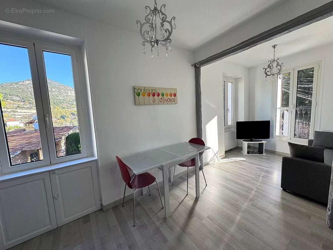 Appartement à LA TURBIE