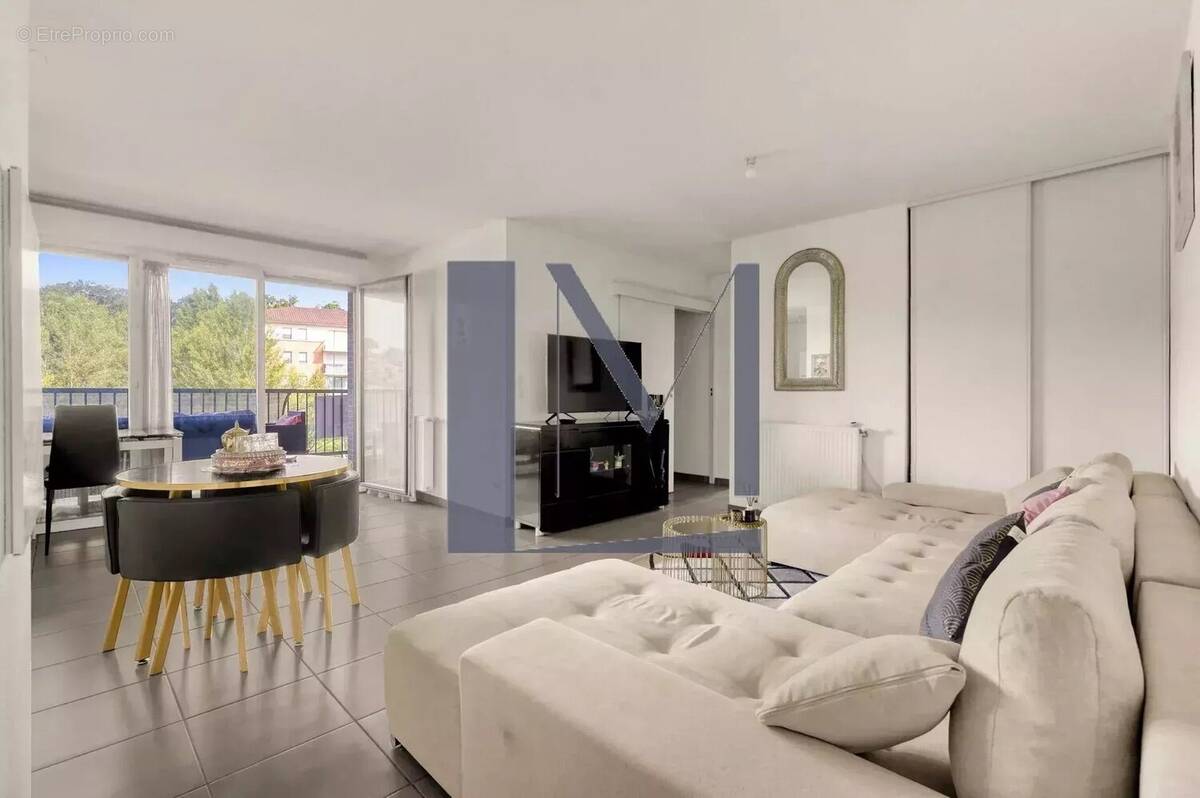 Appartement à COLOMIERS