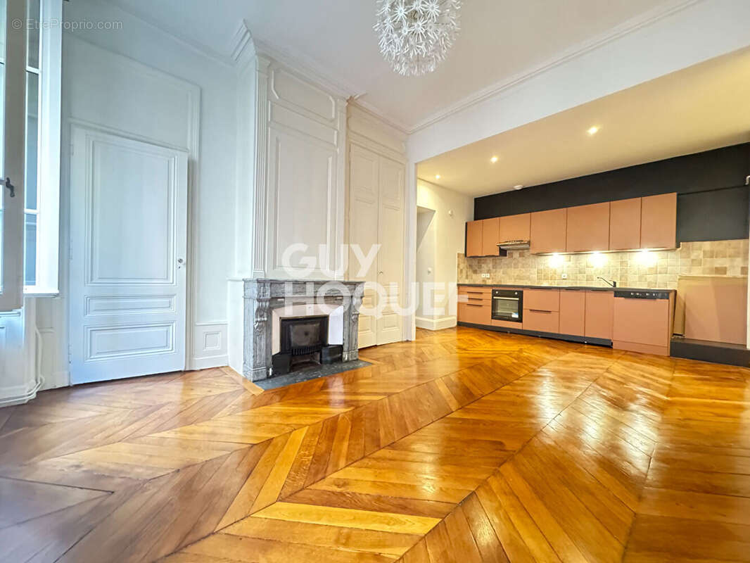 Appartement à LYON-6E