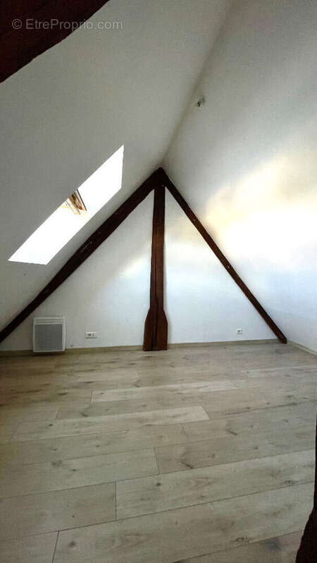 Appartement à EPERNON