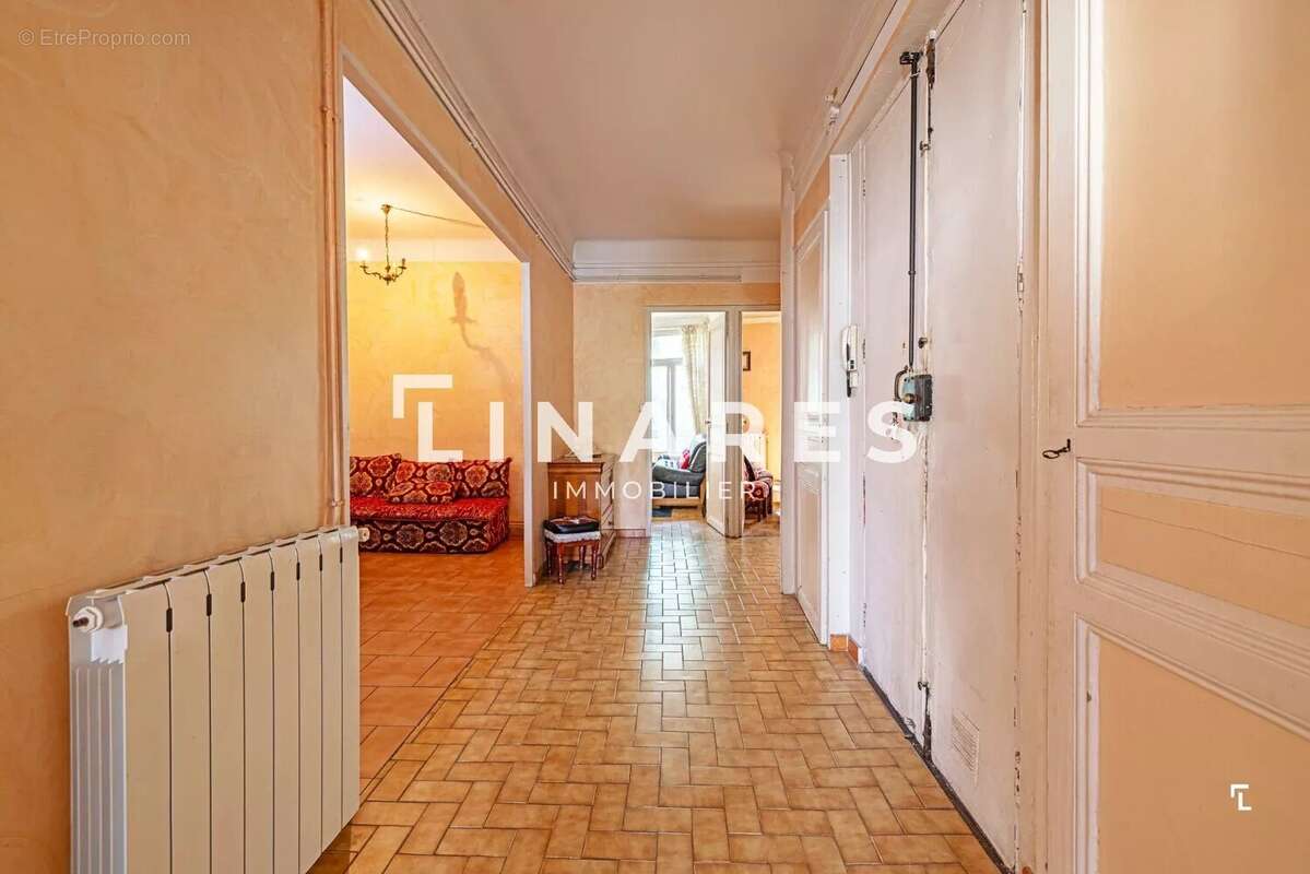 Appartement à MARSEILLE-1E