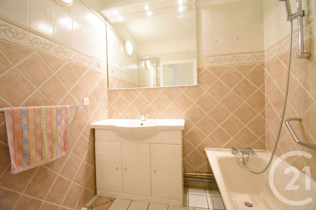 Appartement 68 m² à Vichy  - photo 12