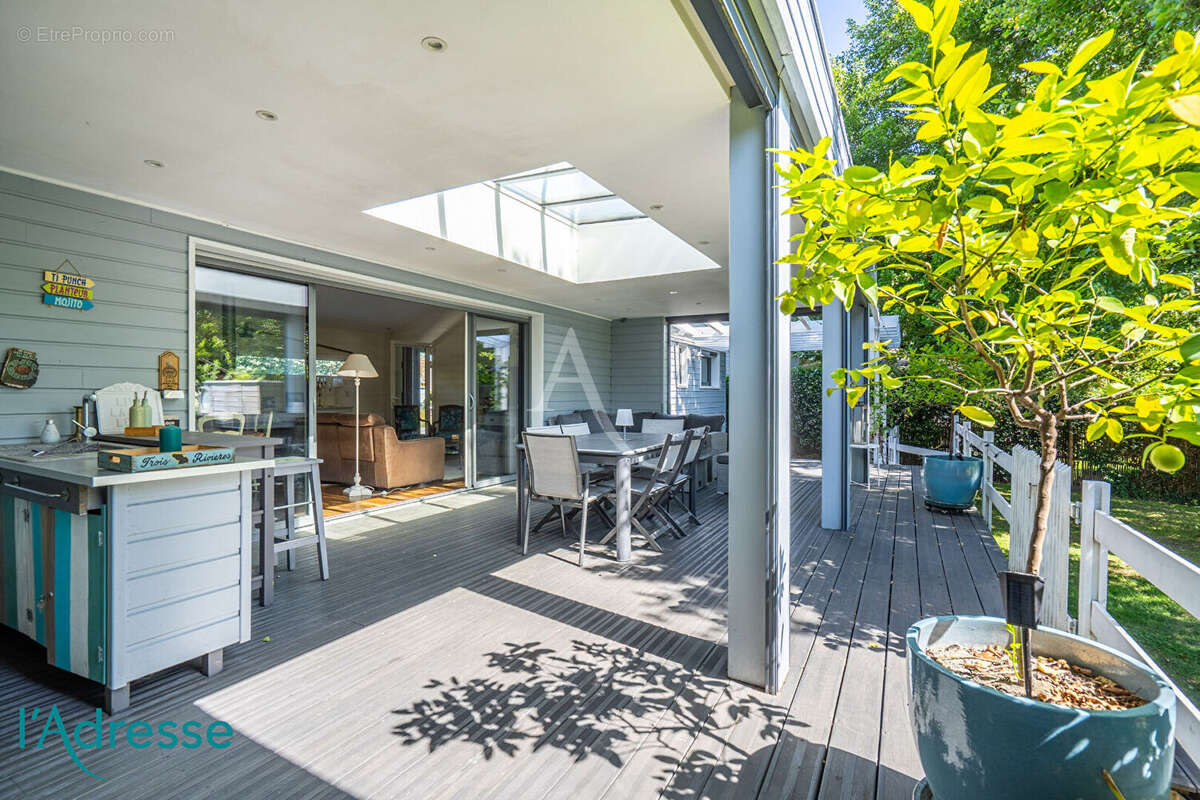 GRADIGNAN Coup de coeur ! - Maison familiale de plain pied en pleine nature - photo 4