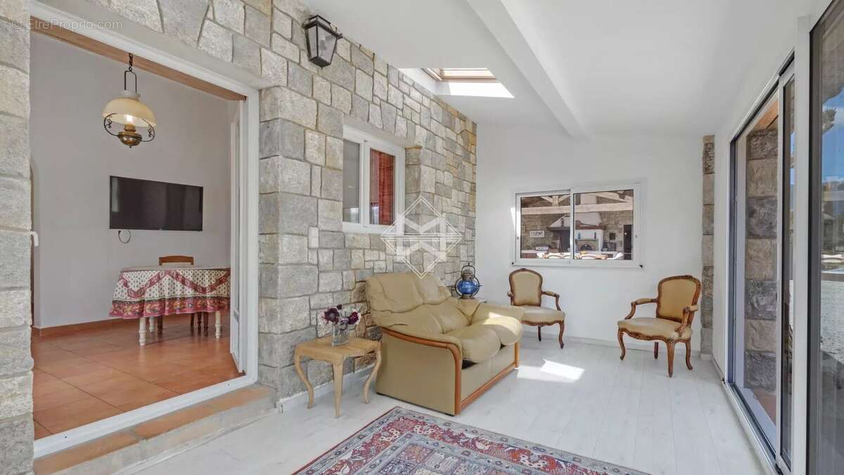 Maison à FAYENCE