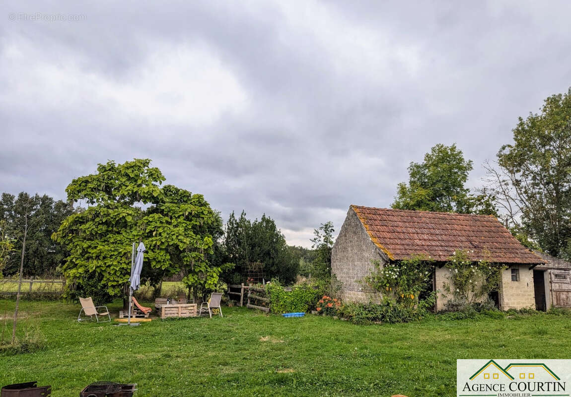 Maison à LA CHAPELLE-SAINT-SAUVEUR