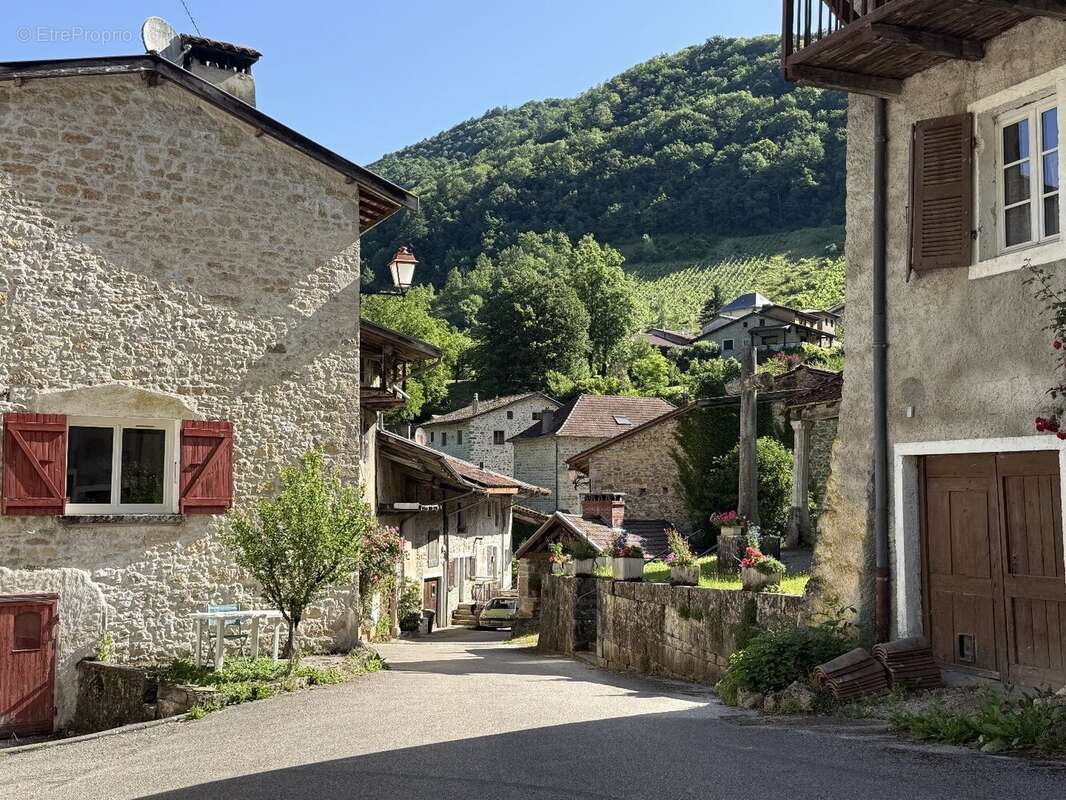 Maison à BOYEUX-SAINT-JEROME