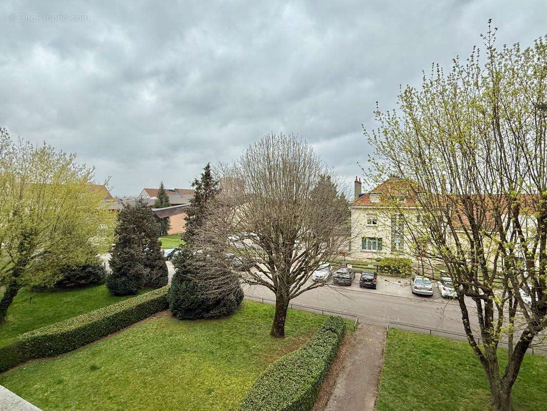 Appartement à CHENOVE