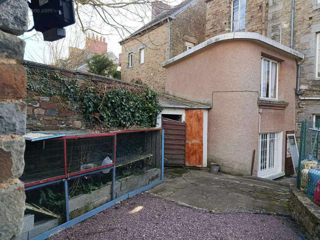 Maison à CONDE-SUR-NOIREAU