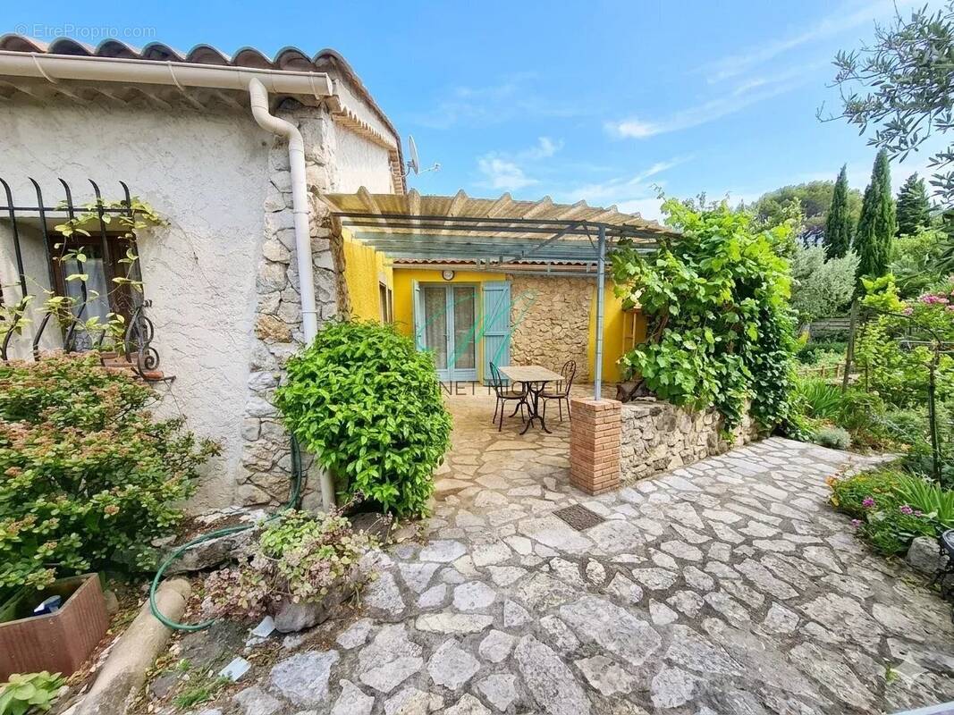 Maison à ROQUEFORT-LES-PINS