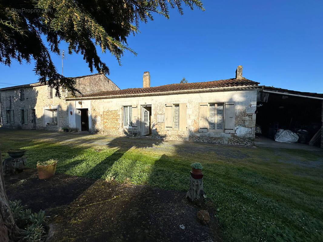 Maison à SAINT-JUST-LUZAC