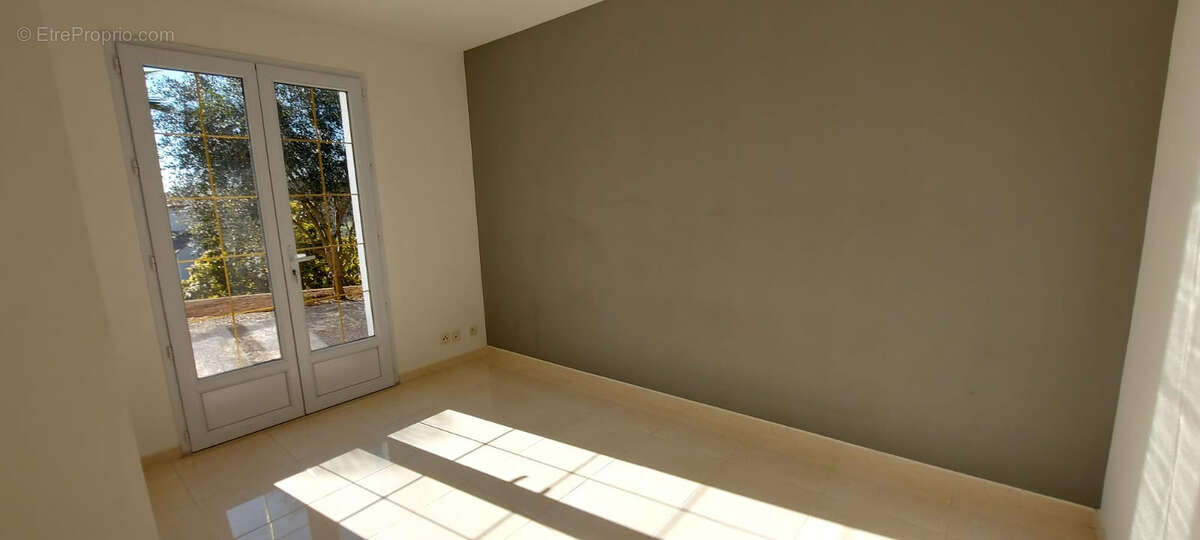 Nouveaute neoprovencale 5 p -157 m2 sur 1500 m2 de terrain- - photo 13