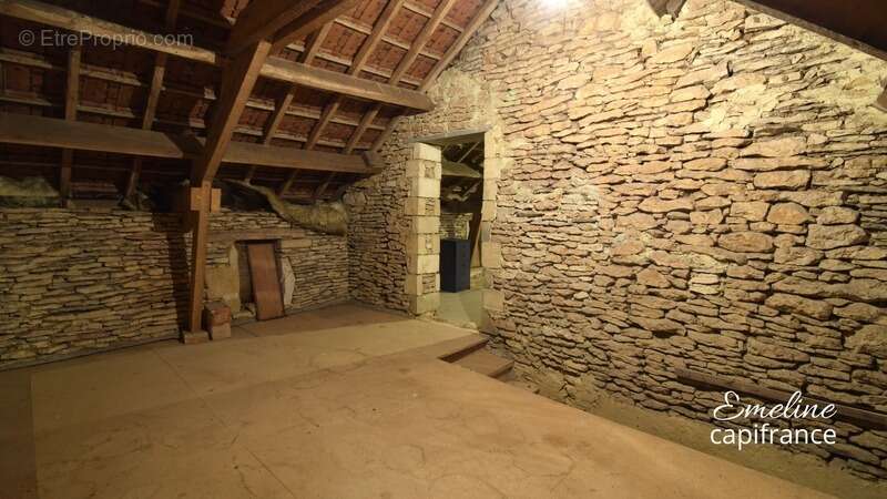 Maison à SALIGNAC-EYVIGUES