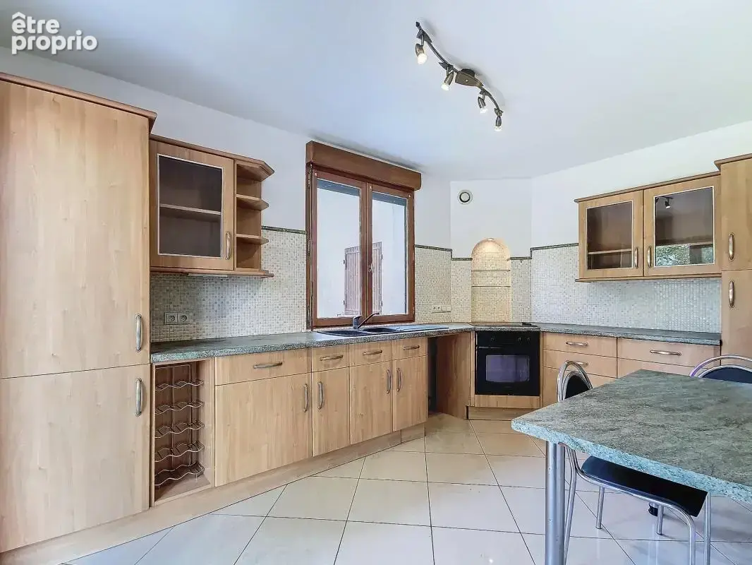St Joseph de Rivière, spacieuse maison 5P 180 m2 avec terrain de 815 m2 face à la Sure - photo 8