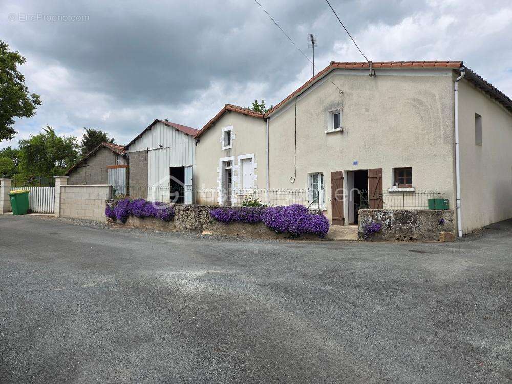 Maison à LE BEUGNON