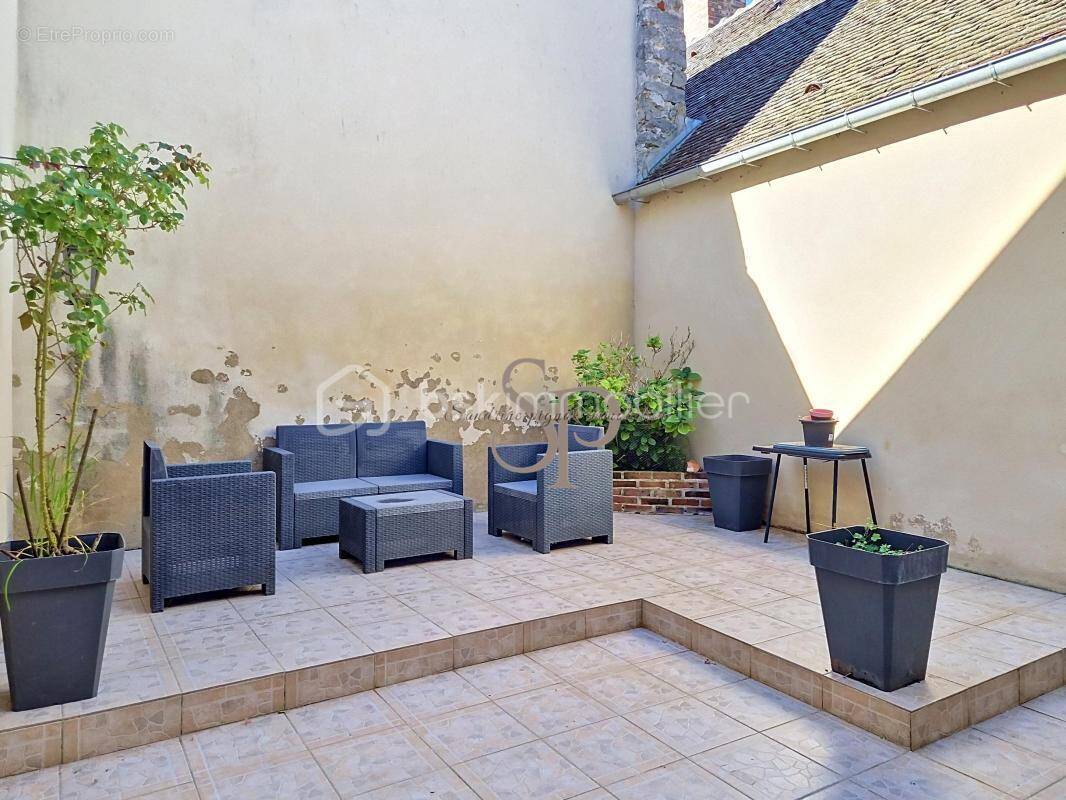 Maison à LORREZ-LE-BOCAGE-PREAUX