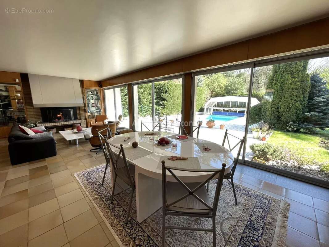 Maison à ETIOLLES