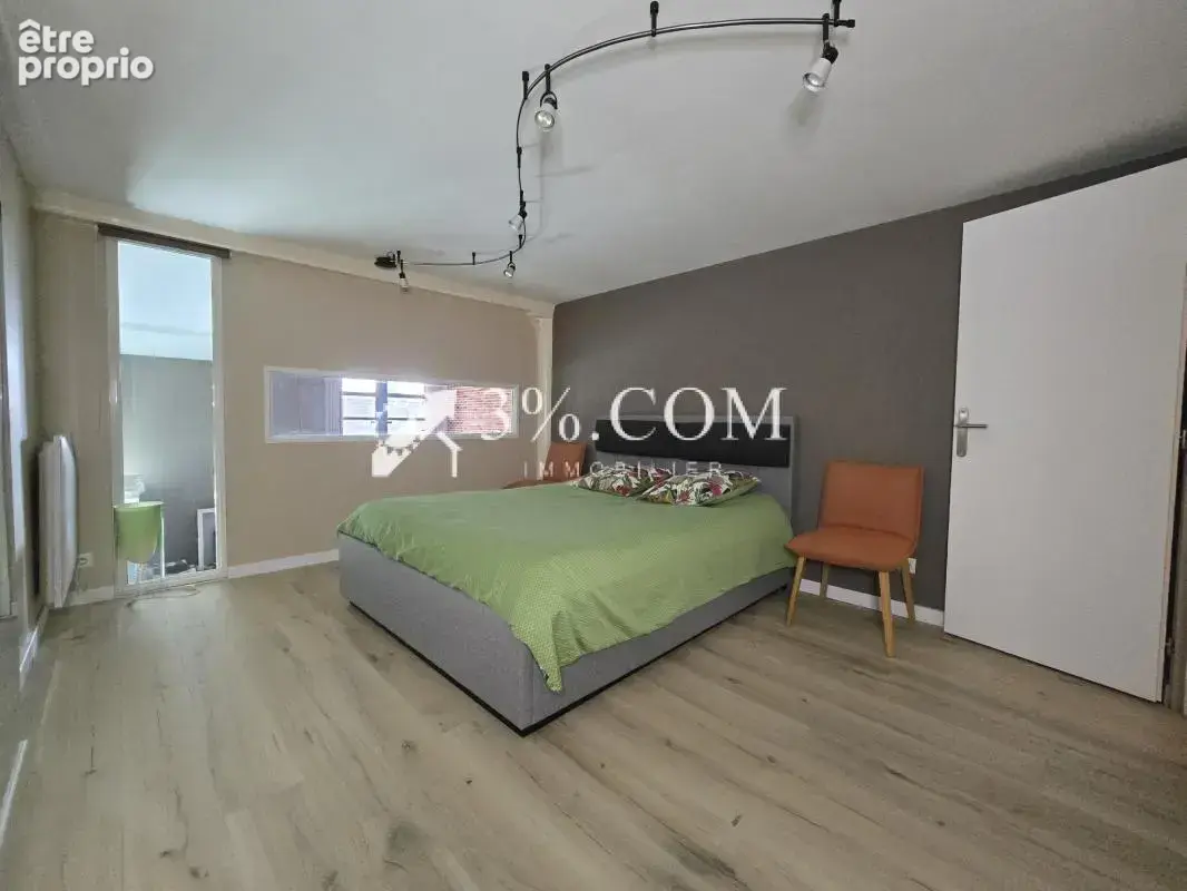 Loft de 158 m2 avec 3 Ch + place de parking - photo 2