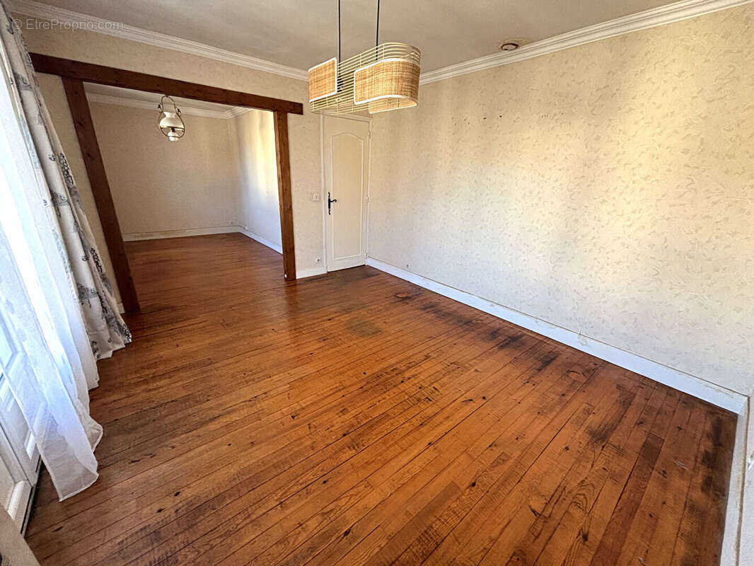 Maison à SAINTE-GENEVIEVE