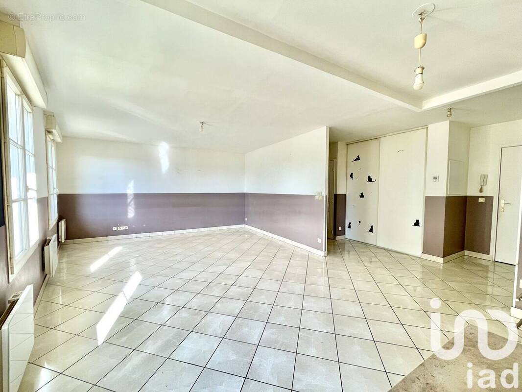 Photo 1 - Appartement à SAINT-FARGEAU-PONTHIERRY