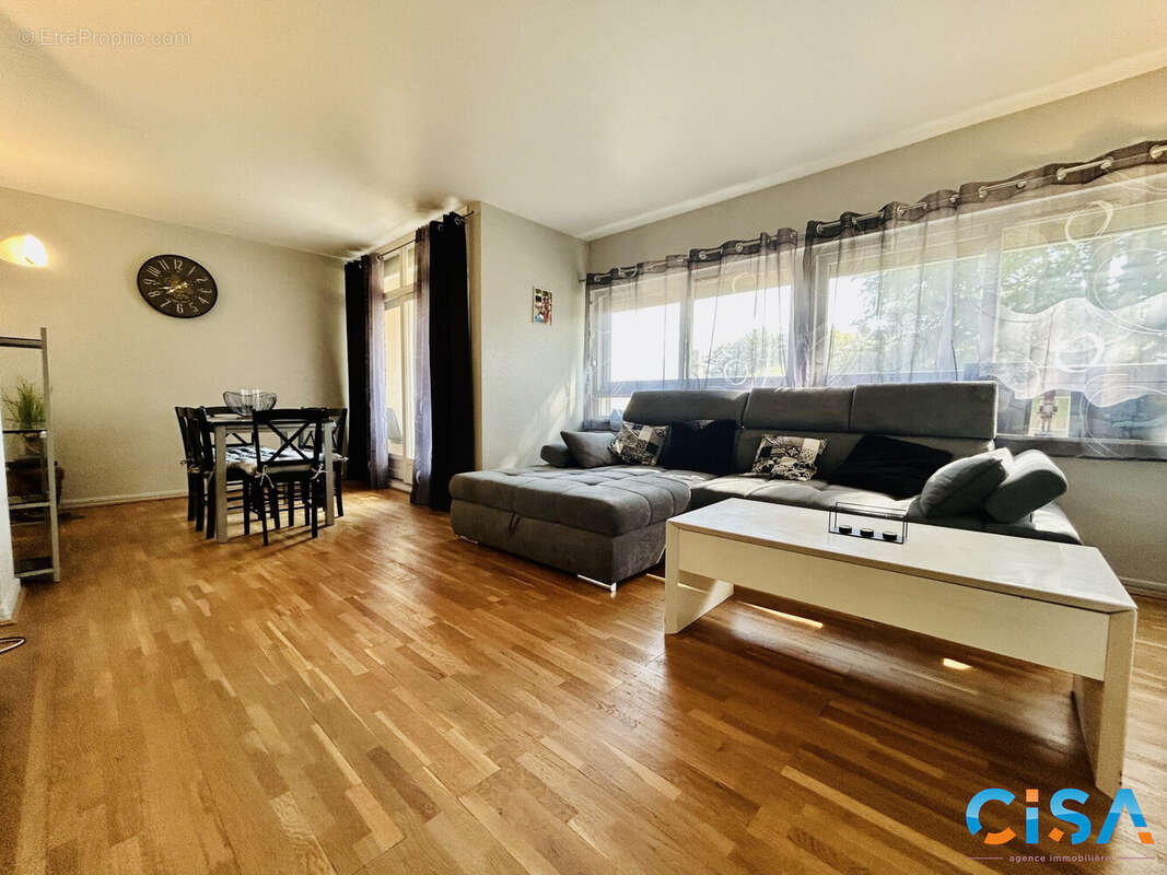 Appartement à CHAMPAGNE-SUR-OISE
